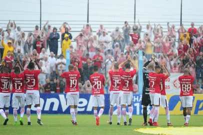 zol - grupo de jogadores - inter - novo hamburgo - estádio do vale
