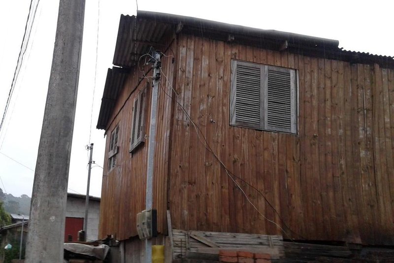 Casa onde aconteceu duplo homicípio, no bairro Reolon, em Caxias do Sul