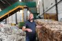  CAXIAS DO SUL, RS, BRASIL (18/01/2018). Material Reciclável. Carlos Augusto Basso, diretor da  empresa CTS reciclagem de papel,  relata o processo de compra e venda do produto. (Roni Rigon/Pioneiro)
