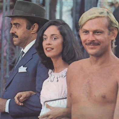 Mauro Mendonça, Sonia Braga e José Wilker formam o triângulo amoroso da comédia Dona Flor e seus Dois Maridos, o filme brasileiro de maior público da história.#PÁGINA:06#PASTA:33189 Fonte: Divulgação Fotógrafo: Divulgação Data Evento: 00/11/2004