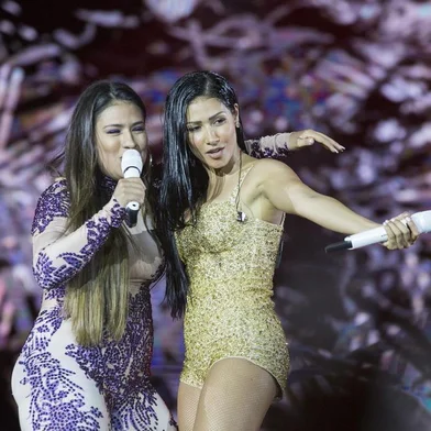 Festeja Brasil, com Simone e Simaria.