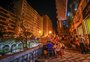 O outro lado do Viaduto Otávio Rocha: vida noturna contrasta com degradação
