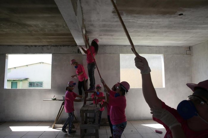 Mulheres na construção que colocam a mão na massa - Negócios - Mapa da Obra