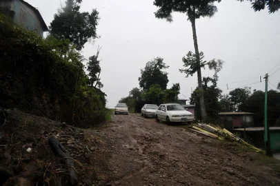  CAXIAS DO SUL, RS, BRASIL, 22/01/2018 - Cerca de 400 famílias do loteamento Vila Verde II devem ser despejados. Moradores perderam ação na Justiça protocolada pelos proprietários do terreno e terão que desocupar área irregular. Sem ter para onde ir, buscam apoio da prefeitura para firmar algum tipo de acordo. (Marcelo Casagrande/Agência RBS)