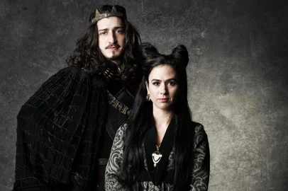 afonso, romulo estrela, tatá werneck, Lucrécia, atriz , deus salve o rei , novela , globo , game of thrones , hbo