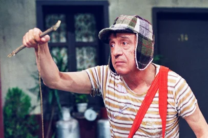  DIVULGAÇÃO - Roberto Gómez Bolaños (Cidade do México, 21 de fevereiro de 1929 ¿ Cancún, 28 de novembro de 2014), como o personagem CHAVES, mais conhecido como Chespirito, foi um ator, escritor, comediante, dramaturgo, compositor e diretor de televisão mexicano. O comediante, criador de Chaves e Chapolin, morreu aos 85 anos em casa no México. Ele tinha saúde frágil e vivia com a esposa Florinda Meza em Cancún.