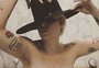 Fernanda Young faz foto com os seios à mostra e questiona: "Será censurada?"