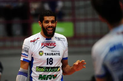  BENTO GONÇALVES, RS, BRASIL, 23/11/2016. Bento Vôlei/Isabela x Funvic/Taubaté, jogo válido pela Superliga de Vôlei Masculino e realizado no ginásio Municipal de Bento Gonçalves. Na foto, o oposto Wallacer. (Porthus Junior/Agência RBS)