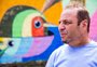 O pintor de paredes que coloriu a Vila Safira: "Cansamos de esperar o poder público"