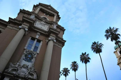 recantosFachada do Museu de Arte do Rio Grande do Sul (MARGS).