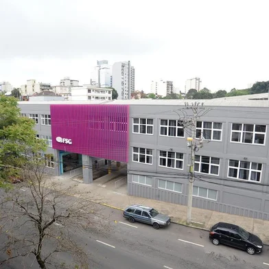  CAXIAS DO SUL, RS, BRASIL 27/10/2015 A Faculdade da Serra Gaúcha (FSG) inaugurou oficialmente o novo campus-sede da instituição na manhã desta terça-feira. O espaço fica na Rua Marechal Floriano, 1229, em Caxias do Sul. (FELIPE NYLAND/AGÊNCIA RBS)Indexador: Felipe Nyland                   