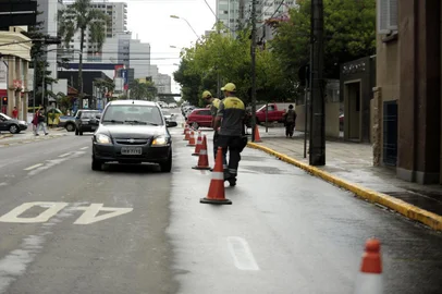  CAXIAS DO SUL, RS, BRASIL, 15/02/2017 - Na primeira semana de aulas em Caxias do Sul, a Secretaria de Trânsito começou a implementar medidas para desafogar os congestionamentos em horários de pico no entorno das escolas. A primeira região a receber alterações foi a do bairro Lourdes, no entorno do Colégio Madre Imilda. (Marcelo Casagrande/Agência RBS)