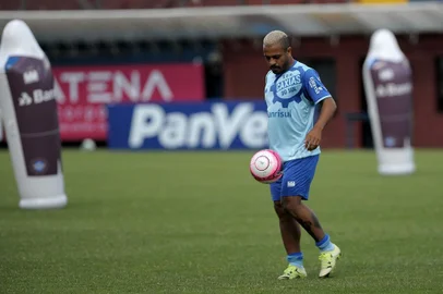  CAXIAS DO SUL, RS, BRASIL, 19/01/2018 - Ser Caxias se prepara para enfrentar o Grêmio, sábado, na Arena, na capital. NA FOTO: o meia Diego Miranda. (Marcelo Casagrande/Agência RBS)