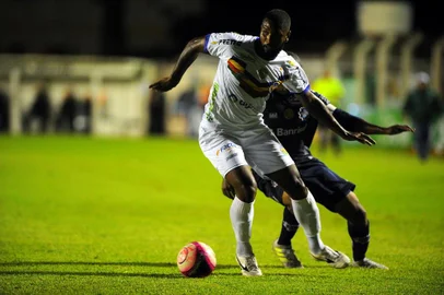  VERANÓPOLIS, RS, BRASIL 12/02/2018Veranópolis x SER Caxias, jogo válido pela 4ª rodada do Gauchão 2018 disputado no estádio Antônio Davi Farina. (Felipe Nyland/Agência RBS)