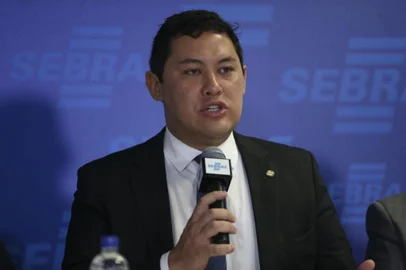 Helton Yomura assume ministério do trabalho até final de março