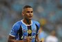 Meia de origem, jovem do Grêmio vê evolução atuando como centroavante