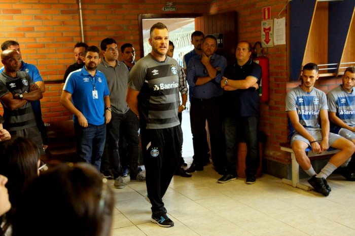 Grêmio promove dois técnicos da base