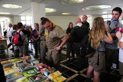  CAXIAS DO SUL, RS, BRASIL (03/03/2018). Caxias do Sul sedia encontro de escoteiros. Cristine Ritt, presidente da região dos escoteiros do Rio Grande do Sul, elogia a a excelente acolhida da Universidade de Caxias do Sul, disponibilizando o ambiente do Campus 8 para as atividades voltadas à consciência educativa.  NA FOTO, ENCONTRO APROXIMOU ESCOTEIROS DE VÁRIOS MUNICÍPIOS.    (Roni Rigon/Pioneiro).