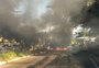 Em protesto contra falta de água, moradores colocam fogo em pneus e bloqueiam duas vias de Porto Alegre
