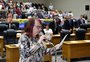 "É a quebra de mais uma barreira", diz vereadora transexual ao assumir cadeira na Câmara de Porto Alegre