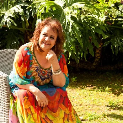 Cantora caxiense Clara Escobar