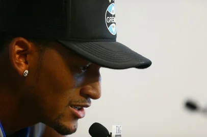  PORTO ALEGRE, RS, BRASIL, 15/03/2018-Treino do Grêmio que ocorreu na tarde desta quinta feira. Coletiva do Jailson. (FOTOGRAFO: LAURO ALVES / AGENCIA RBS)