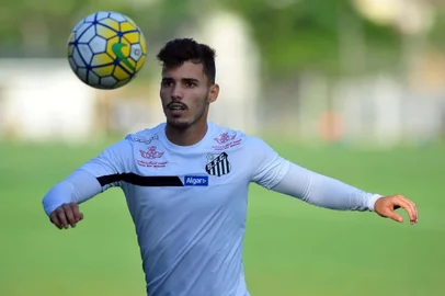 Zeca, lateral do Santos