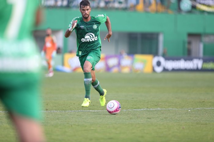 Emprestado a Chape, Thyere faz aposta para o Gre-Nal