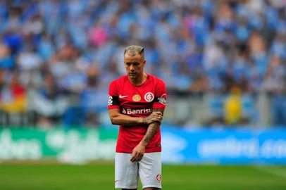  PORTO ALEGRE, RS, BRASIL, 18.03.2018. Inter e Grêmio disputam Gre-Nal 414 no estádio Arena e válido pela semifinal do Campeonato Gaúcho 2018. Na foto: D'Alessandro  (ANDERSON FETTER/AGÊNCIA RBS)
