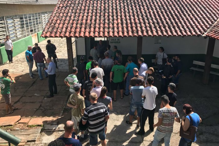 Torcida do Avenida esgota ingressos antecipados para decisão com o Grêmio