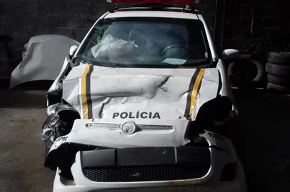 Ao saberem de uma viatura parada desde um acidente em 2016, a concessionária SulPeças e a Make Up Estética Automotiva se uniram e promoveram o conserto do Palio. Revitalizado, o veículo será devolvido à Brigada Militar (BM) na tarde desta terça-feira e já poderá reforçar o policiamento nas ruas.