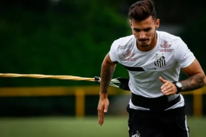 Zeca , ex-jogador do Santos