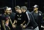 Neymar muda visual e adota bigode em noite de pôquer com Lucas Lima