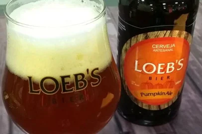 Foto para coluna da Sara Bodowsky: cerveja Loebs Pumpkin Ale