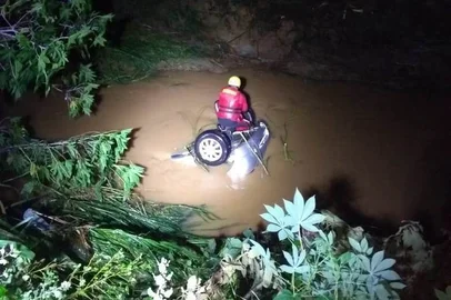 casal morre em carro em Blumenau
