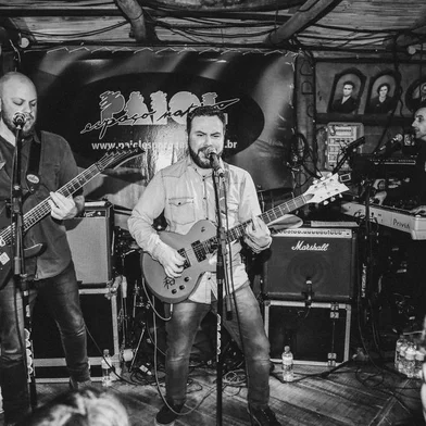 Banda Grandfúria lançando o disco O Sopro e o Momento no Paiol Espaço Nativo