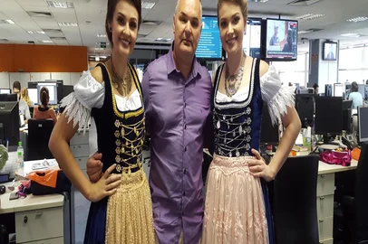 Comitiva de Feliz visita redação de GaúchaZH
