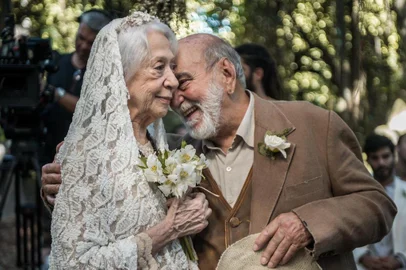 o outro lado do paraíso, Casamento Mercedes (Fernanda Montenegro) e Josafá (Lima Duarte)