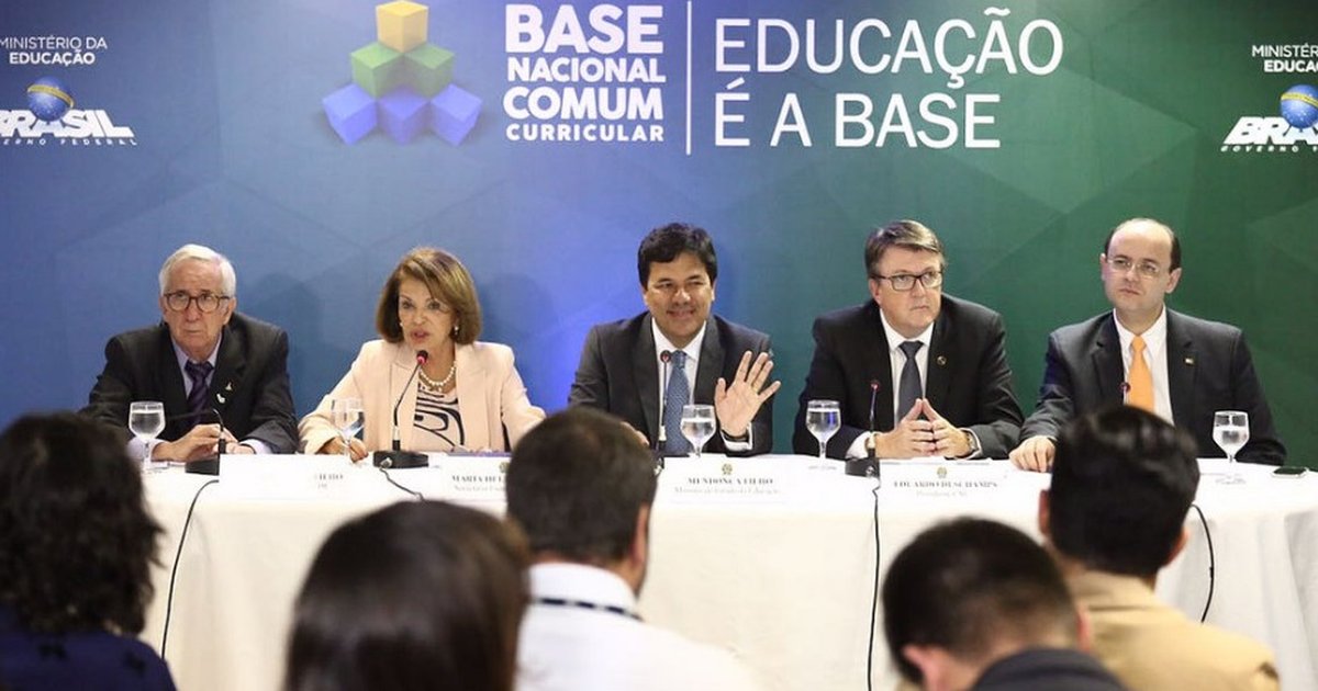 Ministério da Educação apresenta Base Curricular do Ensino Médio; veja ...