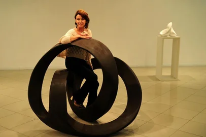  CAXIAS DO SUL, RS, BRASIL, 03/04/2018. Exposição de esculturas Corpo Oculto, da artista Elisa Zattera, na Galeria Municipal de arte Gerd Bornheim. (Diogo Sallaberry/Agência RBS)