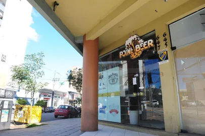  Caxias do Sul, RS, Brasil (05/04/2018). POINT BEER Fechado. Estabelecimento localizado na rua Coronel Flores.