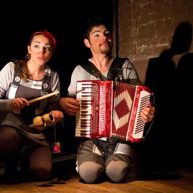 Peça Marilu, com o Trompim Teatro