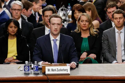 Facebook chief Zuckerberg testifies to lawmakers after data hijacking scandalFacebook founder and CEO Mark Zuckerberg arrives to testify during a Senate Commerce, Science and Transportation Committee and Senate Judiciary Committee joint hearing about Facebook on Capitol Hill in Washington, DC, April 10, 2018. / AFP PHOTO / POOL / ALEX BRANDONEditoria: FINLocal: WashingtonIndexador: ALEX BRANDONSecao: electionFonte: POOLFotógrafo: STR
