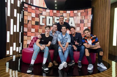 Márcio Garcia com o cantor Leonardo e os filhos