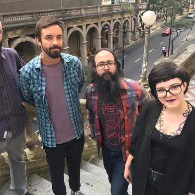 Na foto, parte do coletivo TransLAB.URB.Da esquerda pra direita: Rafael Knebel (Psicólogo Social), Mario Prati, Leonardo Brawl e Fernanda Fedrizzi (esses três últimos são Arquitetos e Urbanistas);