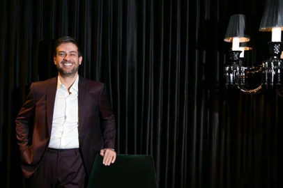  PORTO ALEGRE - RS - BRASIL - 16-04-2018. Colunista Bruno Astuto em Porto Alegre.  (FOTO ANDRÉA GRAIZ/AGÊNCIA RBS).Indexador: Andrea Graiz