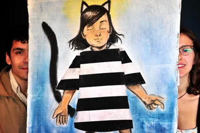  CAXIAS DO SUL, RS, BRASIL, 15/04/2018. Na Rua - O Universo Lúdico de Elichat, exposição de Lucas Leite e Julia Pellizzari, abre dia 18/4 no Alouca Café, em Caxias. (Diogo Sallaberry/Agência RBS)