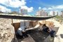 Archaeologists work at the archaeological site where indigenous bones and stones remains have been found, at the Playa Mansa in Punta del Este, Maldonado, on April 16, 2018.The Uruguayan resort of Punta del Este, very well known for its VIP visitors and the glamour of its sunny summers, is now house to an archaeological site with traces of indigenous people who inhabited the area before the arrival of the Spanish. / AFP PHOTO / MIGUEL ROJO / TO GO WITH AFP STORY by MAURICIO RABUFFETTI
