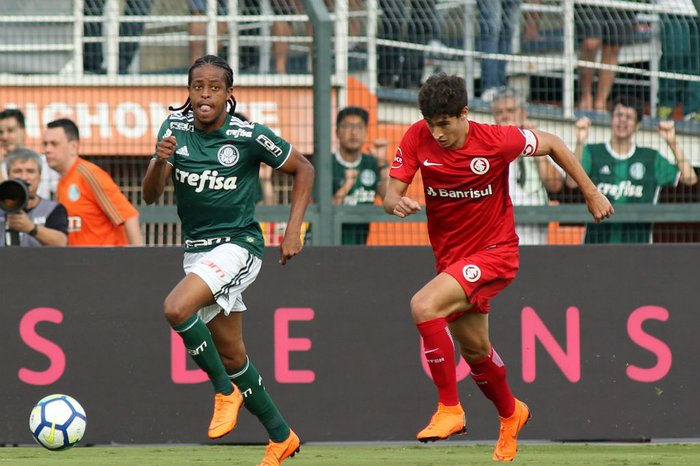 Em jogo com lances polêmicos, Inter perde para o Palmeiras