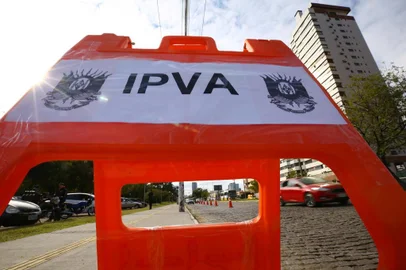  PORTO ALEGRE, RS, BRASIL, 23-05-2016:  Blitz do IPVA na Av. Borges de Medeiros, próximo ao viaduto da Av. José de Alencar (sentido Centro - Bairro).(CARLOS MACEDO/AGENCIA RBS)